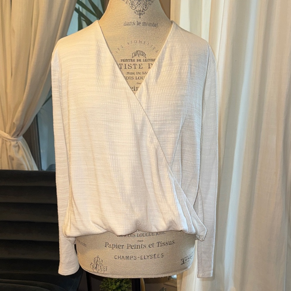 June & Hudson White Wrap Blouse Womens Longsleeve Shirt Soft Material size Small - Picture 1 of 8